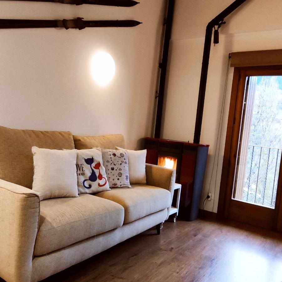 Apartamentsaloriaburg Farrera Ngoại thất bức ảnh